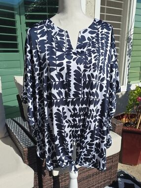 Chico's Navy and White Leaf-Print Tie-Front Tunic Top